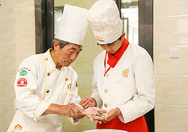 酒店餐饮管理与厨师培训 构建餐饮业成功之路